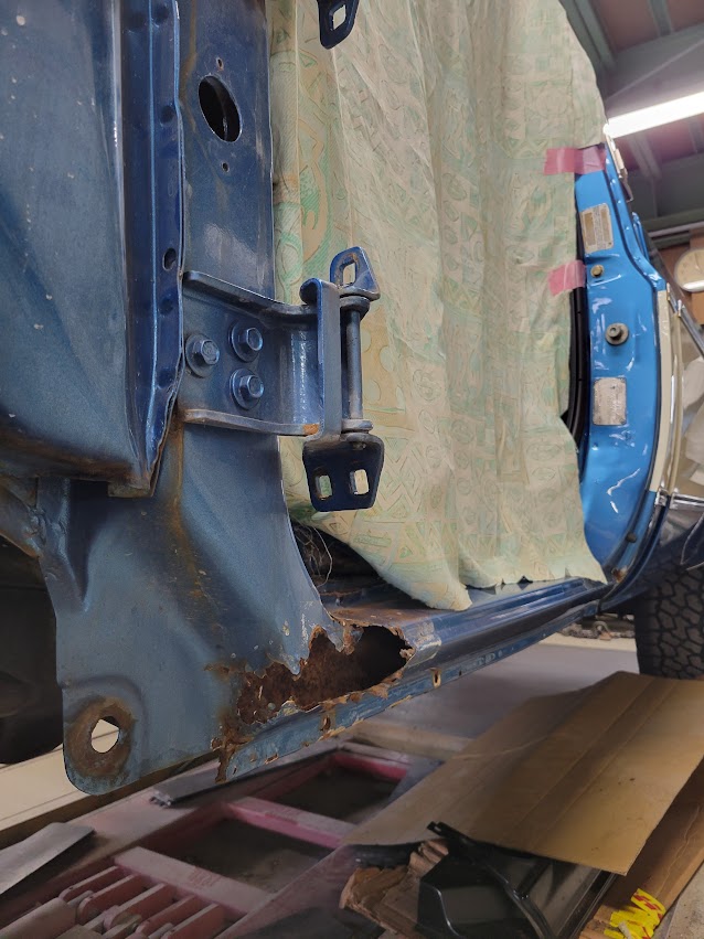 錆による穴修理